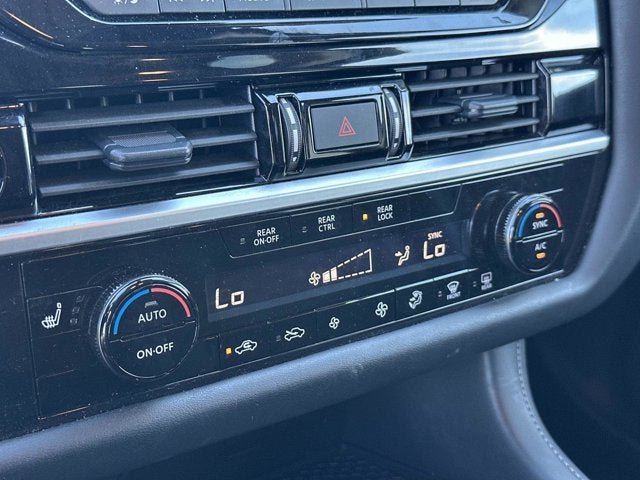 2024 Nissan Pathfinder SV